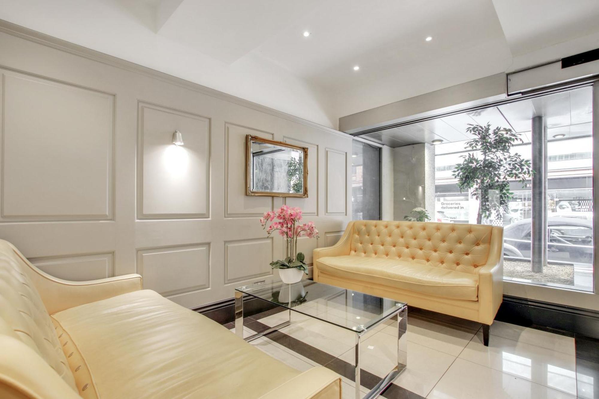 Elegant Apartment In Chelsea Лондон Экстерьер фото